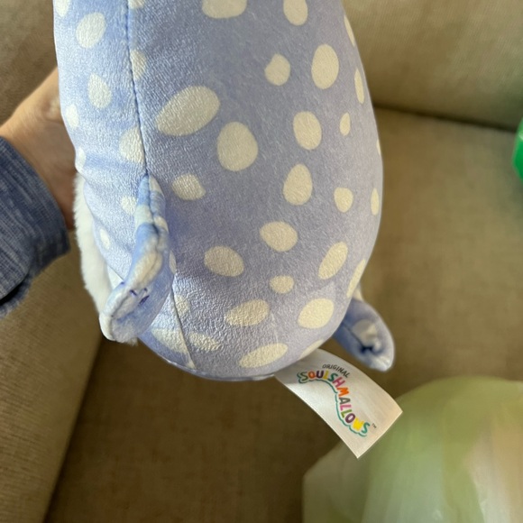 EUC squishmallows Christmas Xmas penguin - Picture 6 of 7